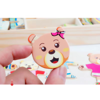 Drewniana Układanka Rodzina Misie Garderoba Emocje Montessori Pudełko 72 elementy